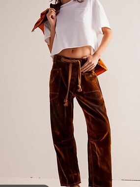NWT FREE PEOPLE WE THE FREE Moxie Flocked Pull on Chocolate Barrel Jean…